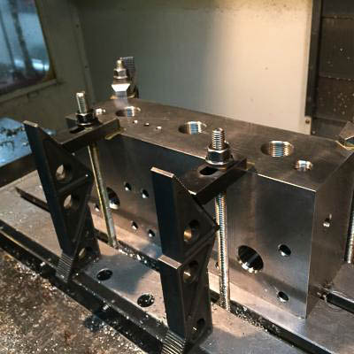 INCONELL HYDRAULIC MANIFOLD BLOCK (1)